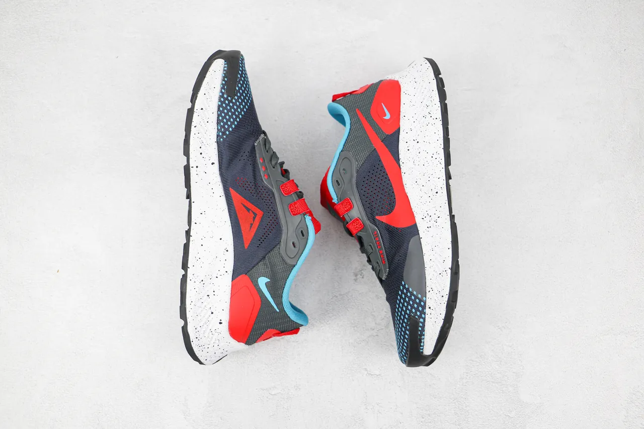 Nike Trail Gris Rojo Swoosh superposición motas blanco suela intermedia zapatillas de correr 2