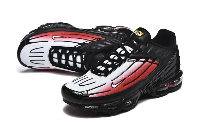 Nike Tuned Air Black and Cyan Lifestyle Sneakers 22