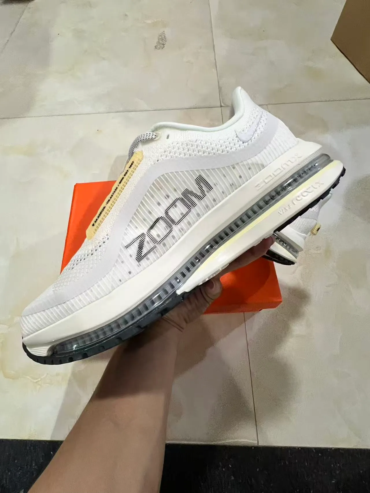 Nike White Beige Engineered Mesh Upper Full-Length Visible Air Zoom Unit Running Shoes 5