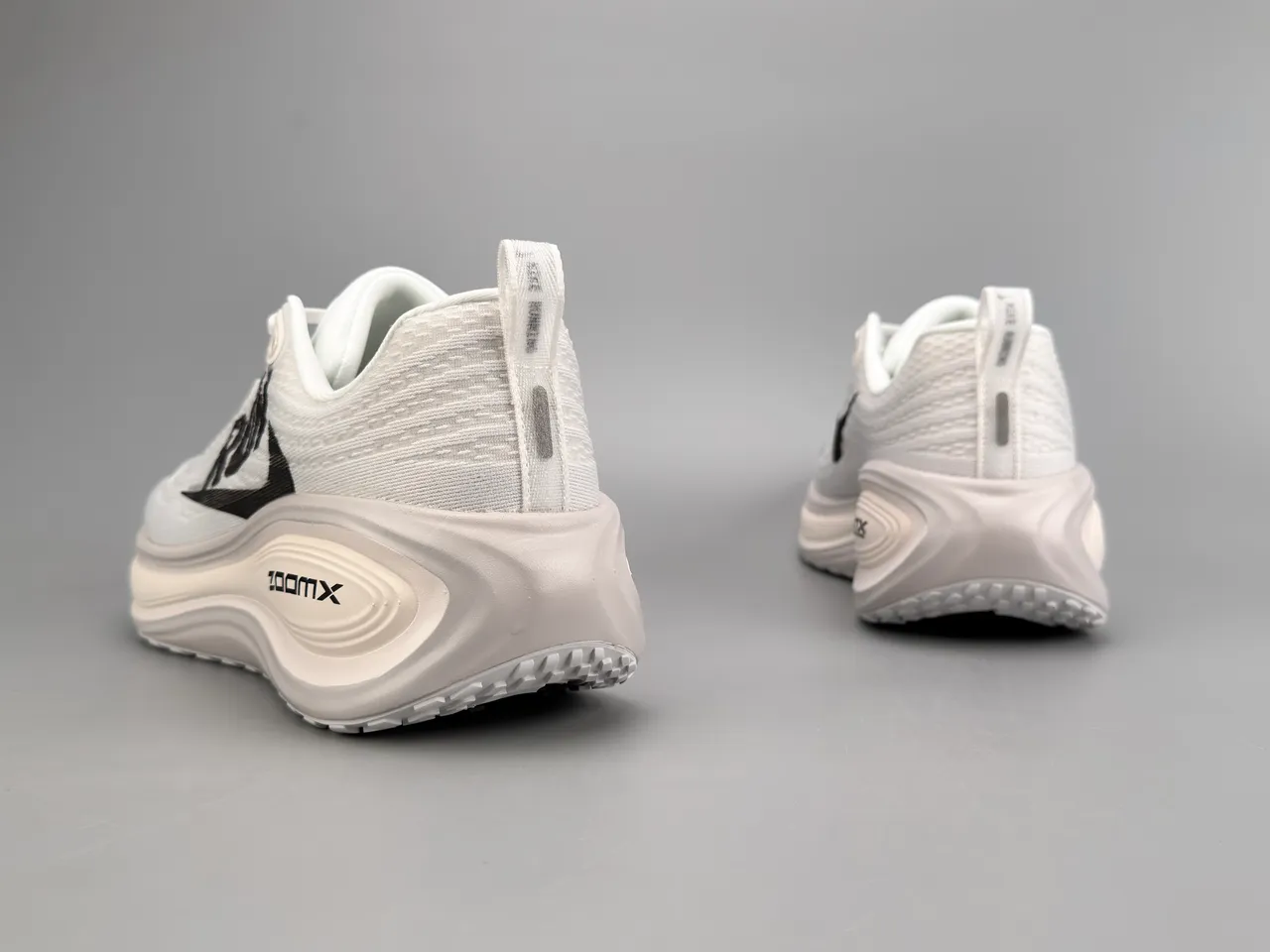 Nike White Black Engineered Mesh Upper Bold Graphic Side Panel Running Shoes 6