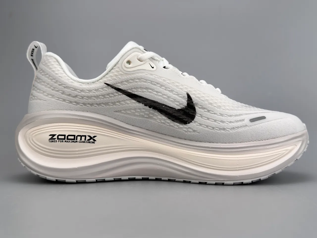 Nike White Black Engineered Mesh Upper Bold Graphic Side Panel Running Shoes 10