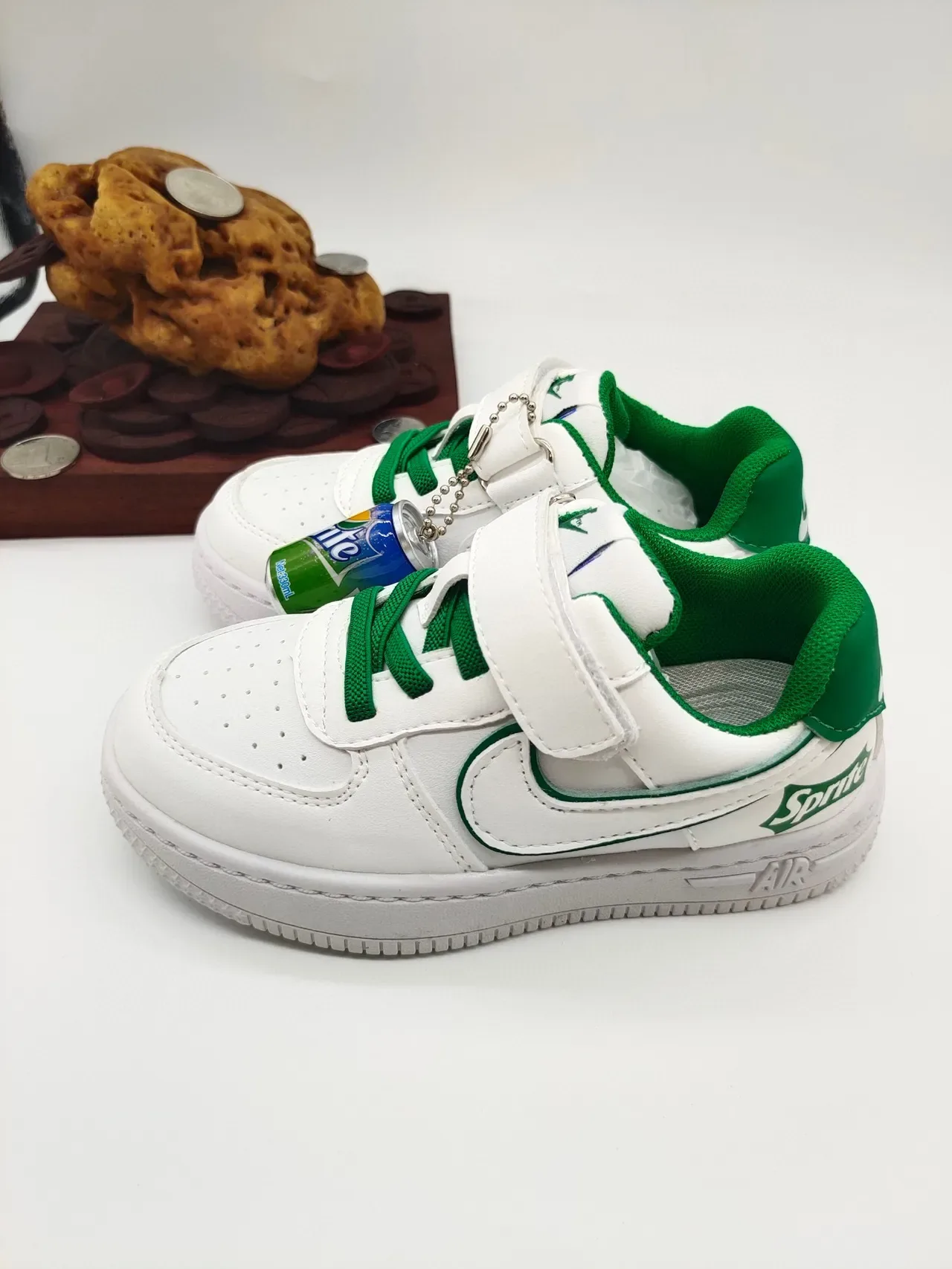 Nike White Black Laceless Velcro Strap Closure Lifestyle Sneakers 22