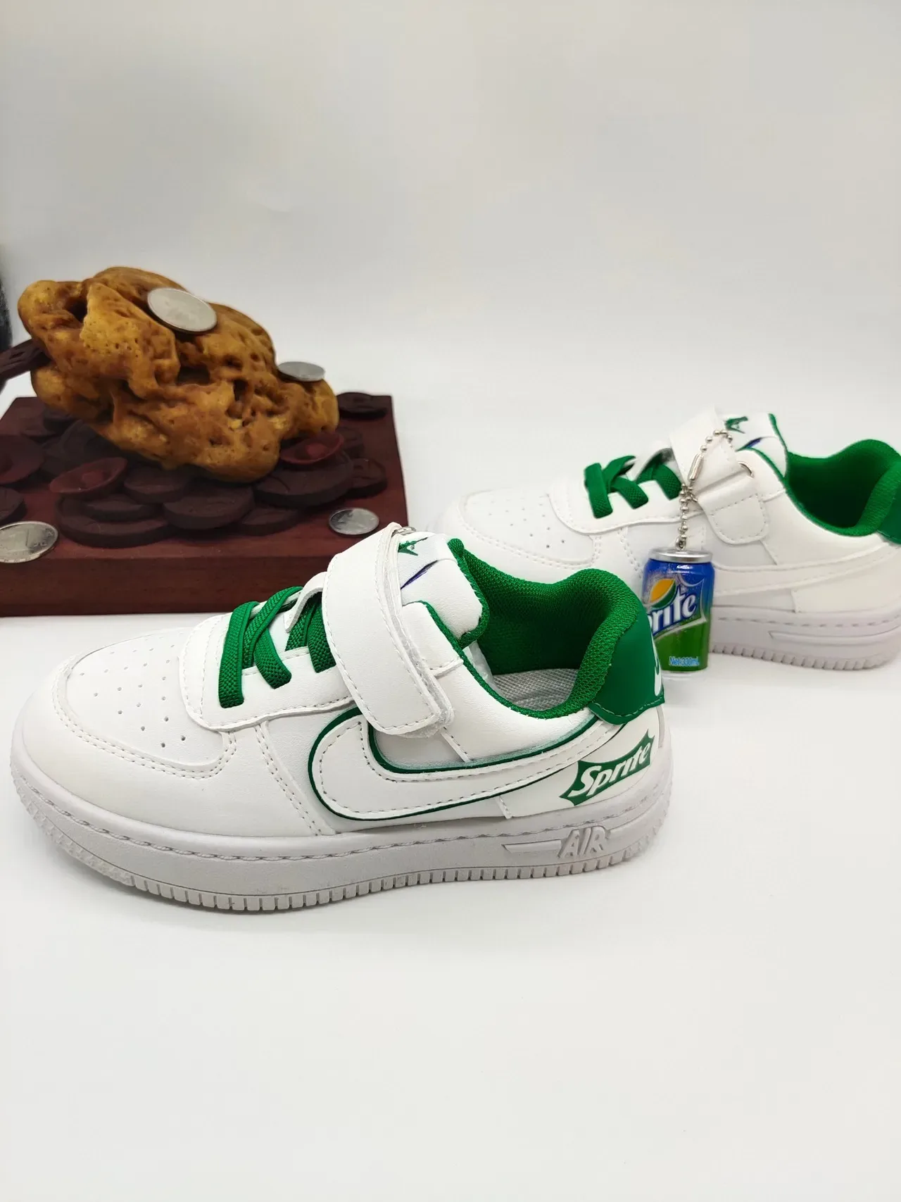 Nike White Black Laceless Velcro Strap Closure Lifestyle Sneakers 23