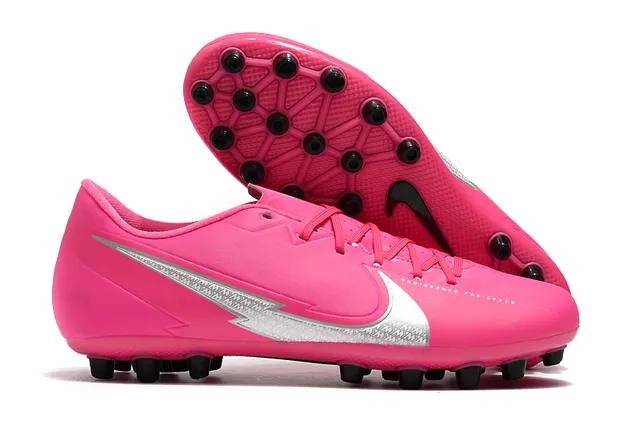 Nike أبيض أسود منخفض القطعة علوة اصطناعية قفص وسط القدم بتصميم زيغزاج كرة القدم للعشب الصناعي 19