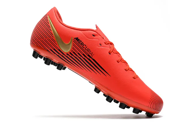 Nike أبيض أسود منخفض القطعة علوة اصطناعية قفص وسط القدم بتصميم زيغزاج كرة القدم للعشب الصناعي 22