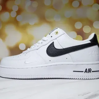 Nike White Black Low-Top Leather Upper Lifestyle Sneakers
