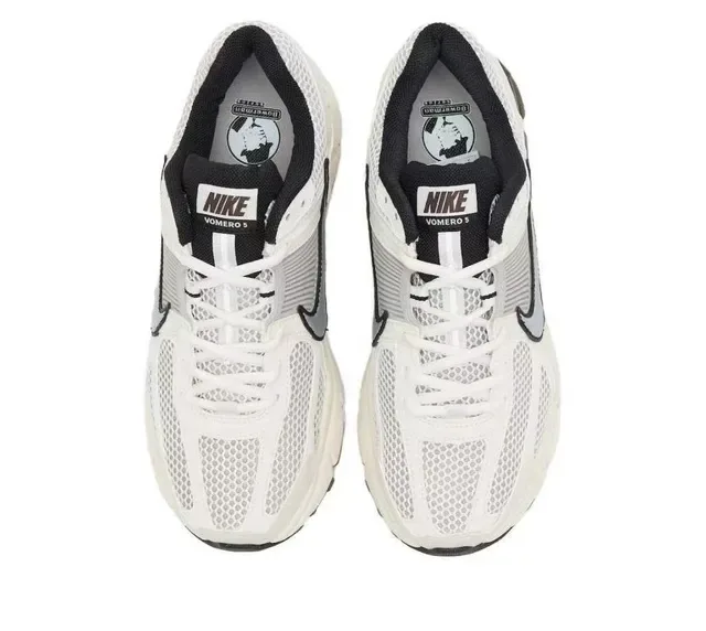 Nike Zapatos Running blanco y negro malla media suela segmentada acolchada 4