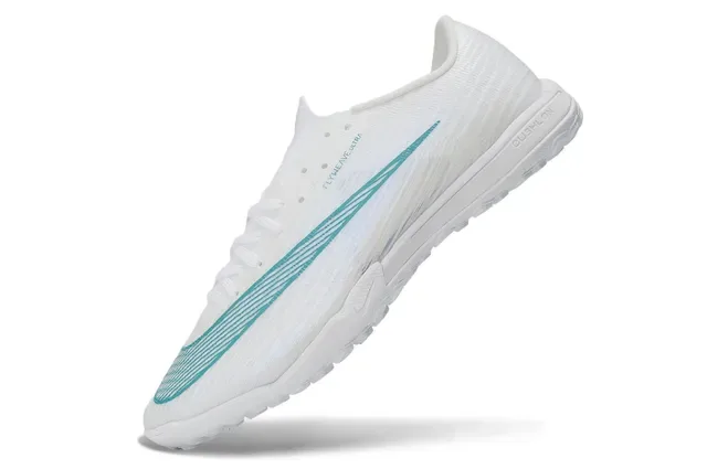 Nike Chaussures de football Turf Flyweave Knit Upper blanc et bleu Swoosh dégradé teal 3