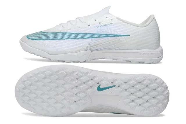 Nike Chaussures de football Turf Flyweave Knit Upper blanc et bleu Swoosh dégradé teal 6