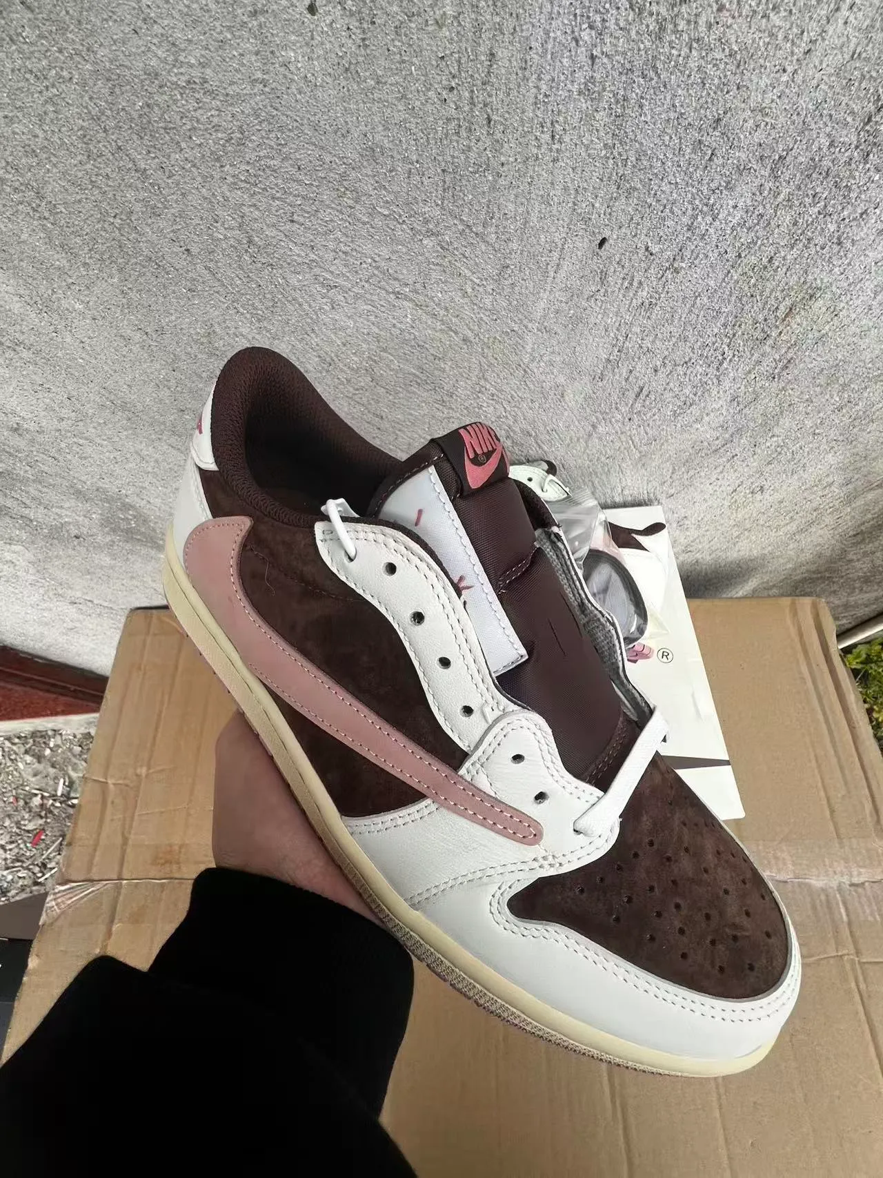 Nike White Brown Low-Top Silhouette Suede And Leather Paneling Lifestyle Sneakers 2