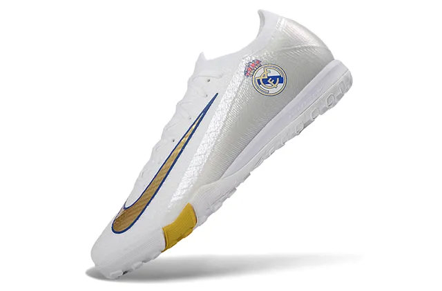 Nike Chaussures de football indoor à lacets asymétriques avec empeigne en tricot blanc doré 3