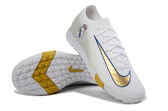 Nike Chaussures de football indoor à lacets asymétriques avec empeigne en tricot blanc doré 4