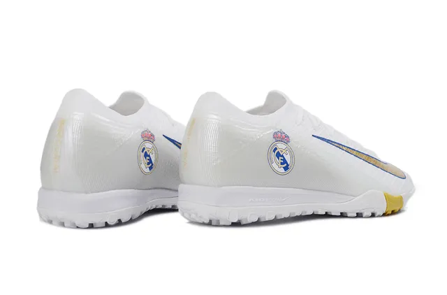 Nike Chaussures de football indoor à lacets asymétriques avec empeigne en tricot blanc doré 5