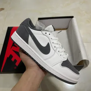 Nike White Gray Low-Top Leather And Suede Upper Lifestyle Sneakers