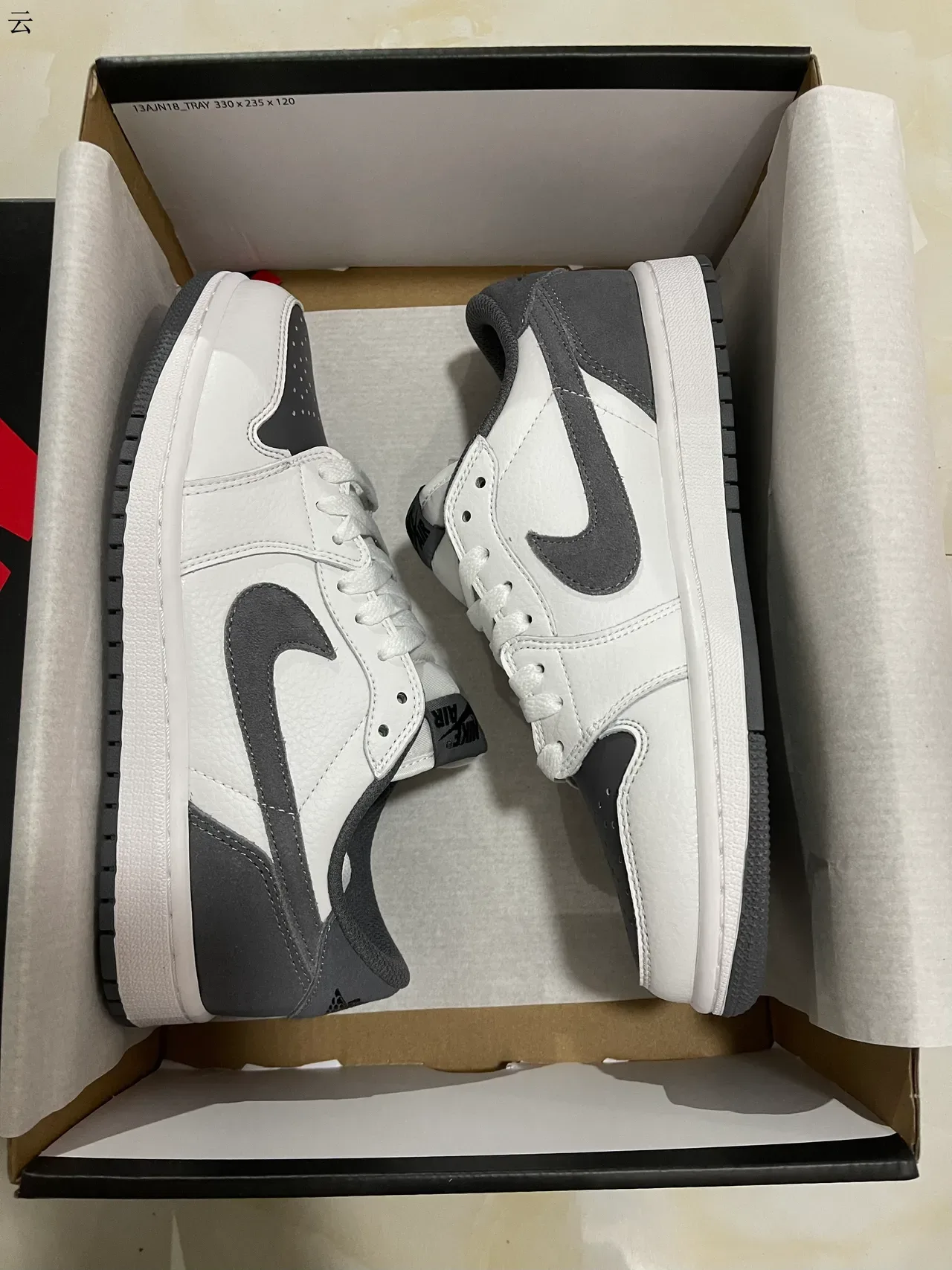 Nike Tênis Lifestyle Branco e Cinza Baixo Couro e Camurça 7