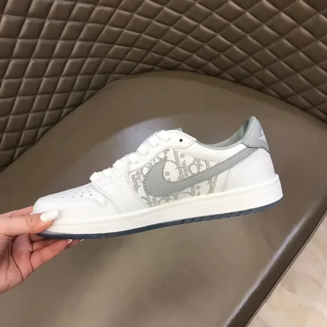 Nike White Gray Low-Top Perforated Toe Lifestyle Sneakers 3