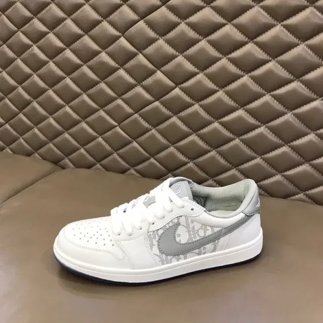 Nike White Gray Low-Top Perforated Toe Lifestyle Sneakers 5