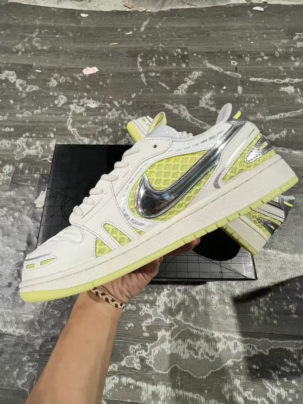 Nike White Green Low-Top Layered Synthetic-Mesh Upper Lifestyle Sneakers 5