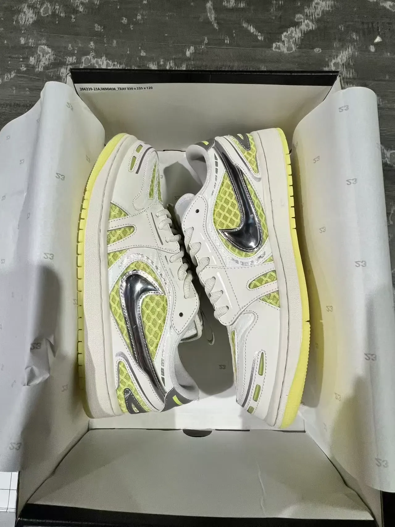 Nike White Green Low-Top Layered Synthetic-Mesh Upper Lifestyle Sneakers 9