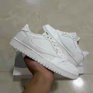 Nike White Leather Upper Stitched Overlay Construction Lifestyle Sneakers