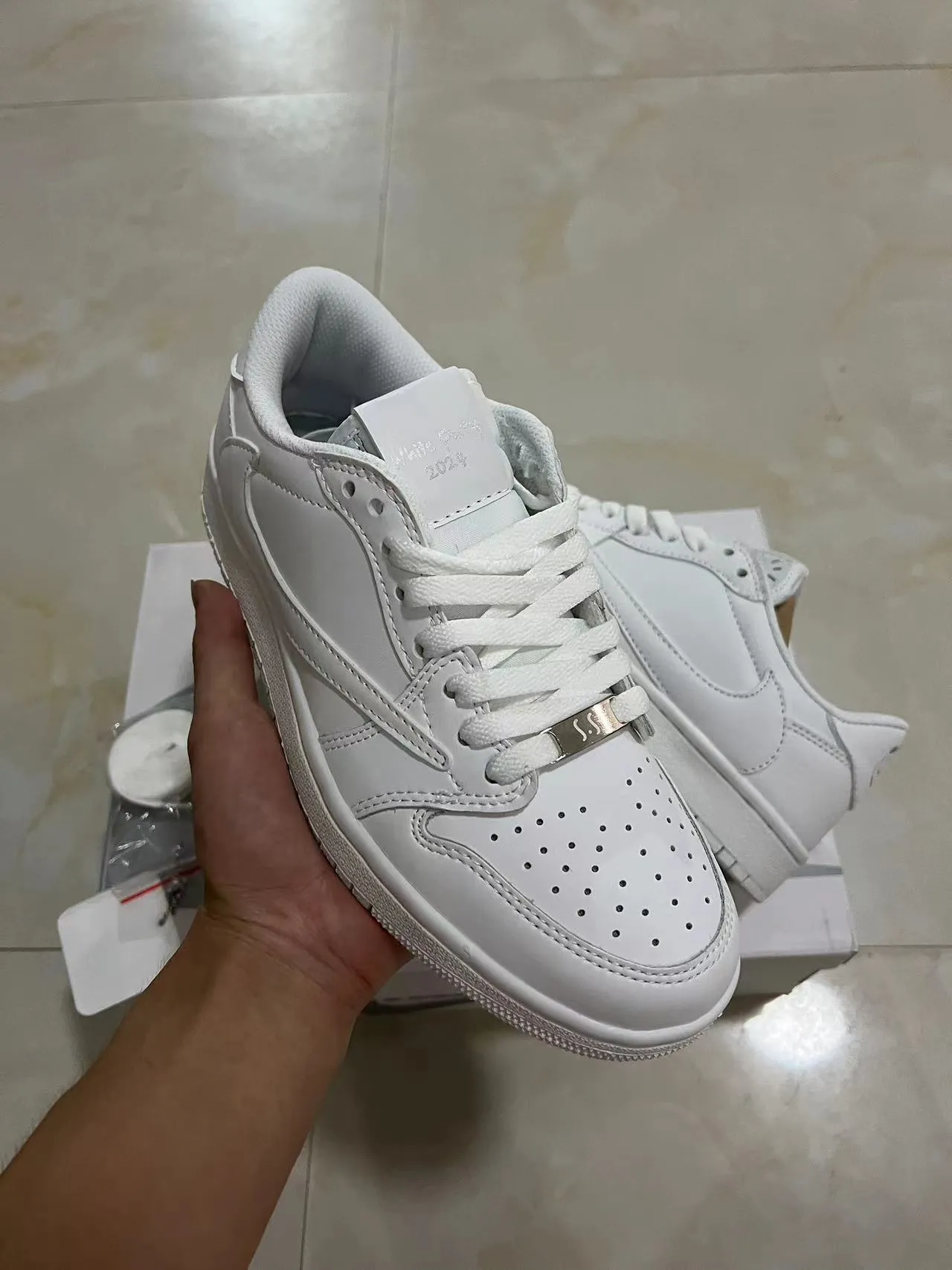 Nike White Leather Upper Stitched Overlay Construction Lifestyle Sneakers 2