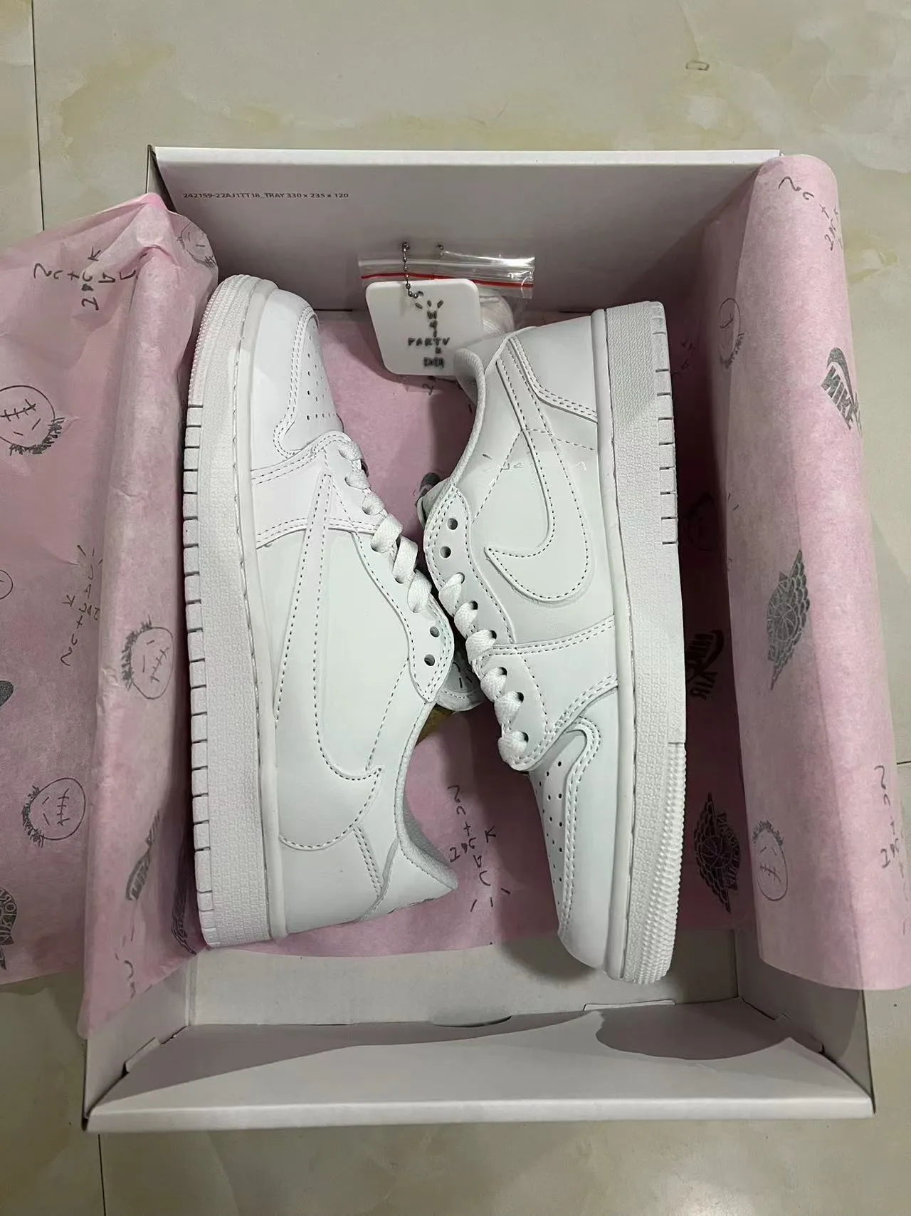 Nike White Leather Upper Stitched Overlay Construction Lifestyle Sneakers 9