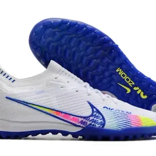 حذاء كرة القدم Turf نايك أبيض متعدد الألوان مع upper محبوكة بتدرج قوس قزح Swoosh