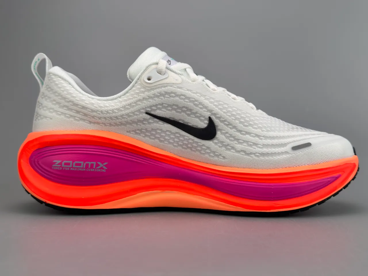 Nike White Orange Engineered Mesh Upper Sculpted Wavy Midsole Running Shoes 10