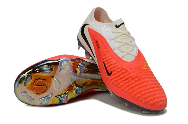 Nike أحذية كرة القدم بيضاء برتقالية منخفضة القطعة وجه علوي من الكروشيه مصنوعة اصطناعياً أمامية أرضية ثابتة 4