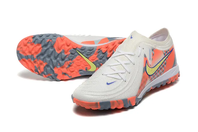 Nike Blanco Naranja Bajo Corte Parte Superior Sintética Patrón de Superposición Geométrica Zapatos de Fútbol Turf 7
