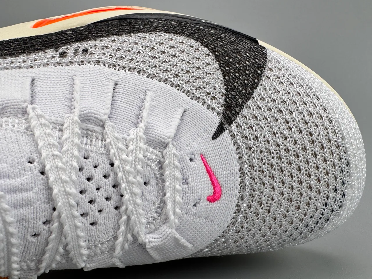 Nike White Pink Knit Upper Air Zoom Forefoot Unit Running Shoes 4