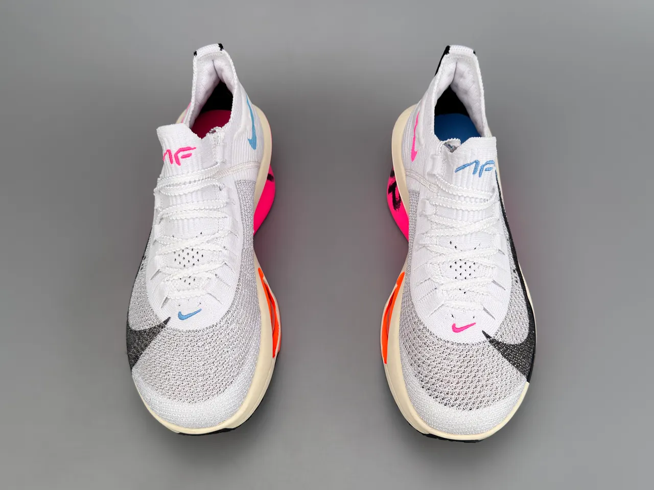 Nike White Pink Knit Upper Air Zoom Forefoot Unit Running Shoes 9