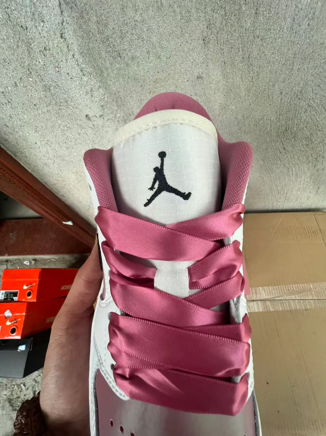 Nike White Pink Low-Top Padded Collar Lifestyle Sneakers 4