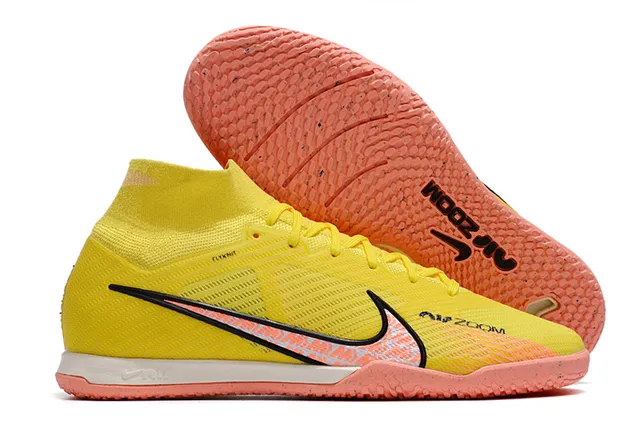 Nike chaussures de football indoor à col haut Flyknit en blanc et violet 2