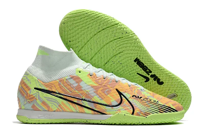 Nike chaussures de football indoor à col haut Flyknit en blanc et violet 4
