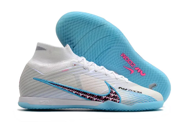 Nike chaussures de football indoor à col haut Flyknit en blanc et violet 10