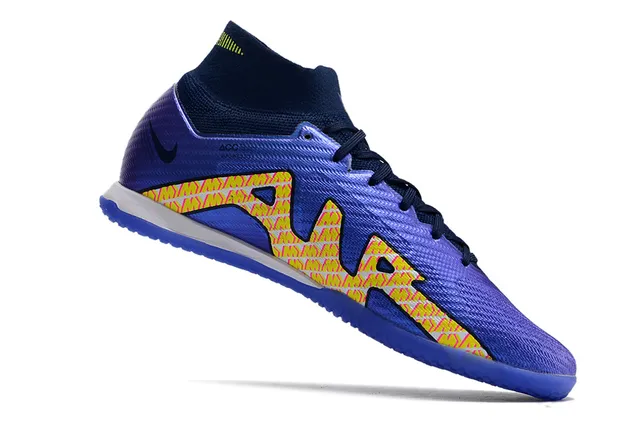 Nike chaussures de football indoor à col haut Flyknit en blanc et violet 16