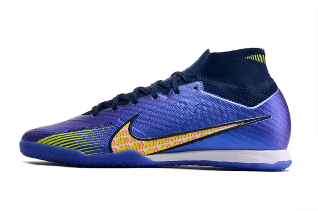 Nike chaussures de football indoor à col haut Flyknit en blanc et violet 18