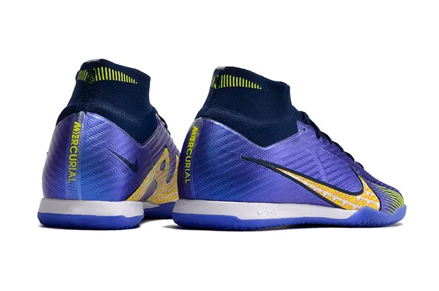 Nike chaussures de football indoor à col haut Flyknit en blanc et violet 20