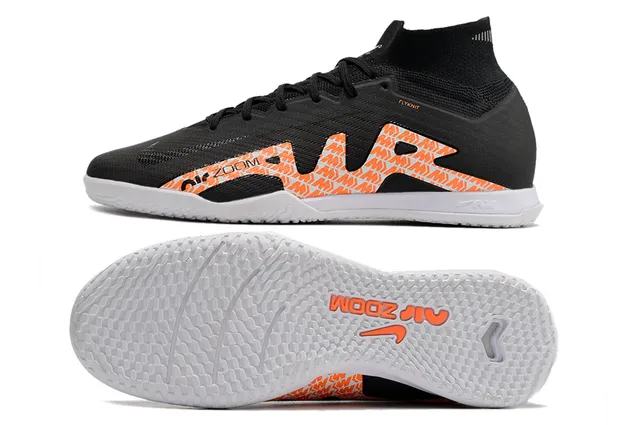 Nike chaussures de football indoor à col haut Flyknit en blanc et violet 21