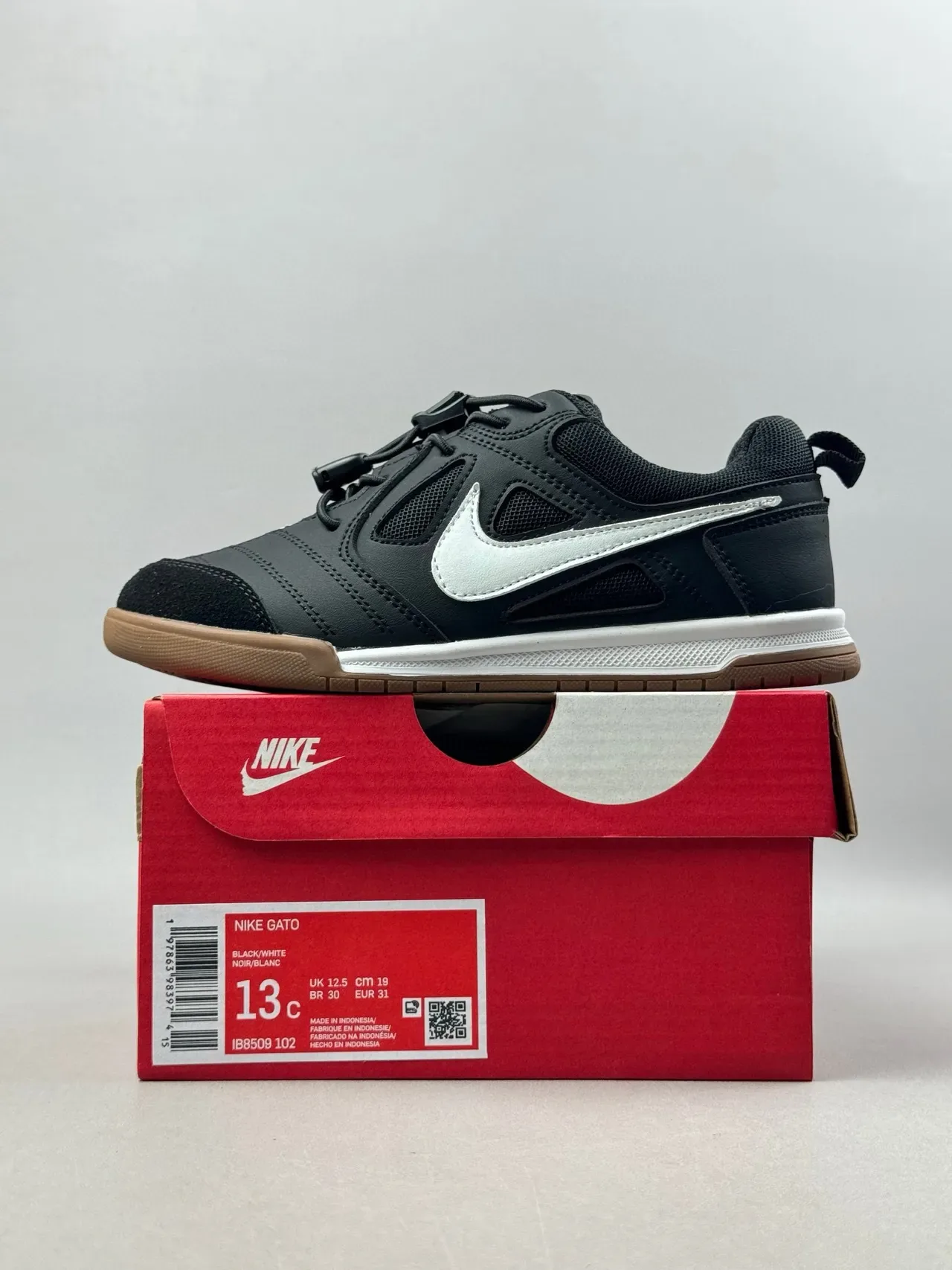 Nike White Red Low-Top Gum Sole Lifestyle Sneakers 7