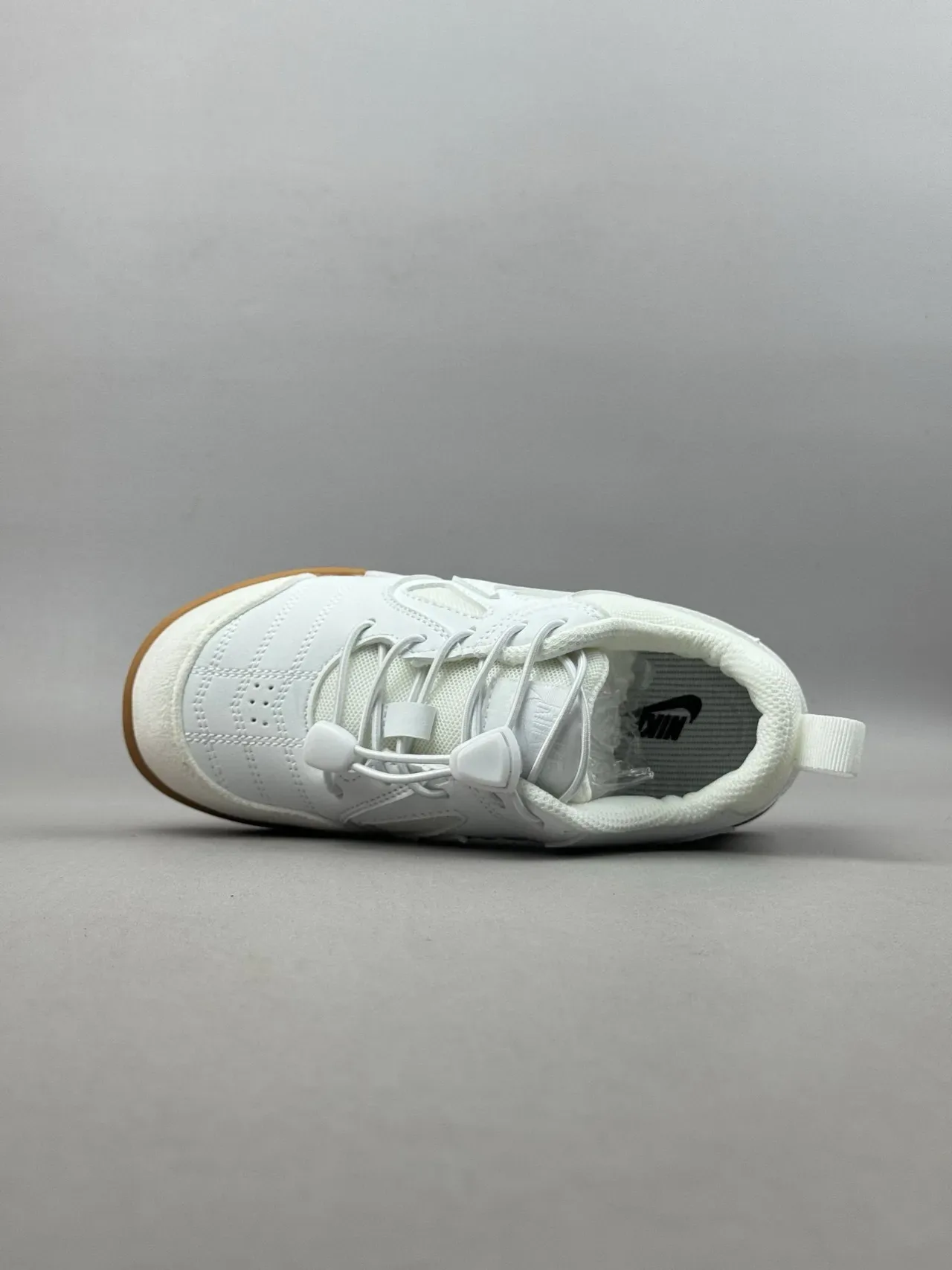 Nike White Red Low-Top Gum Sole Lifestyle Sneakers 17