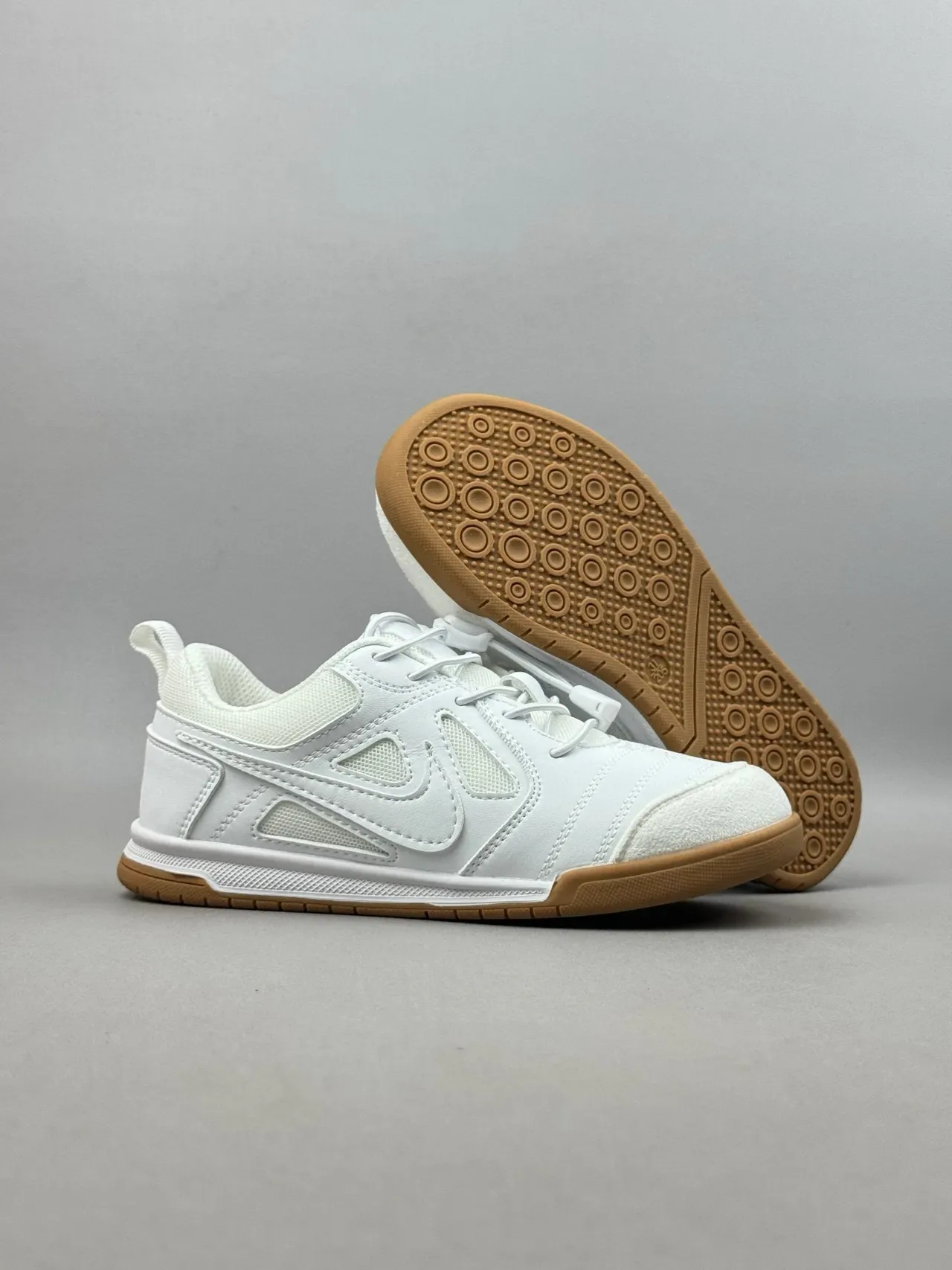 Nike White Red Low-Top Gum Sole Lifestyle Sneakers 19