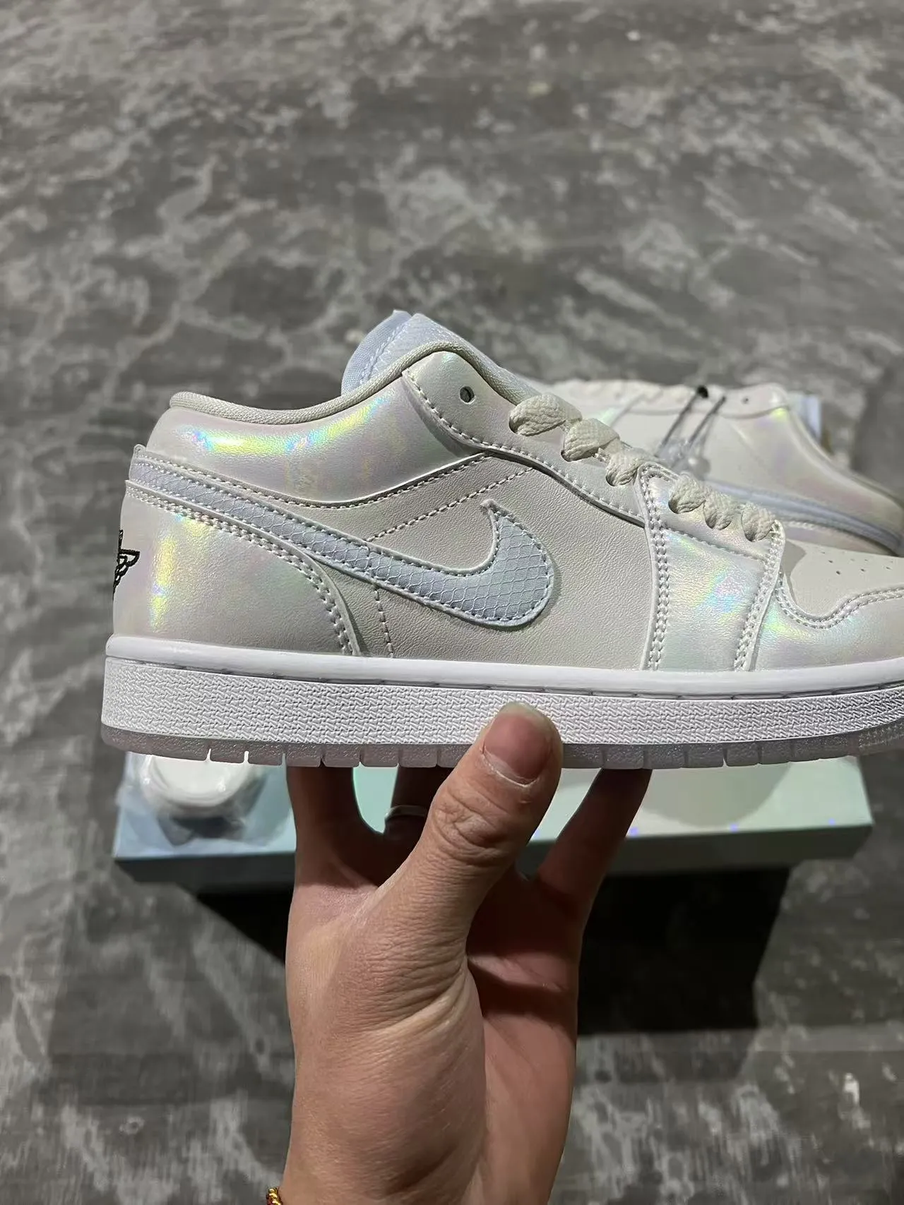 Nike White Silver Low-Top Iridescent Holographic Leather Lifestyle Sneakers 7