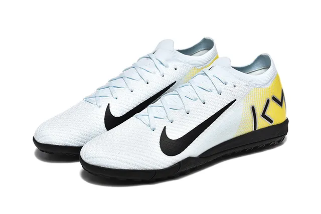 Nike chaussures de soccer indoor avec upper en tricot blanc et jaune, col bas 8