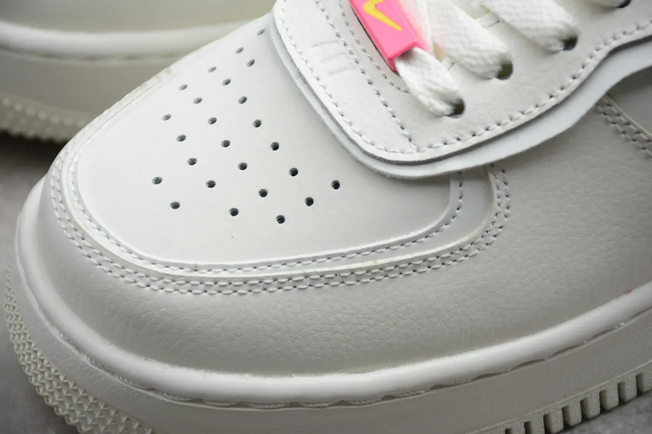 Nike White Yellow Low-Top Platform Sole Lifestyle Sneakers 10