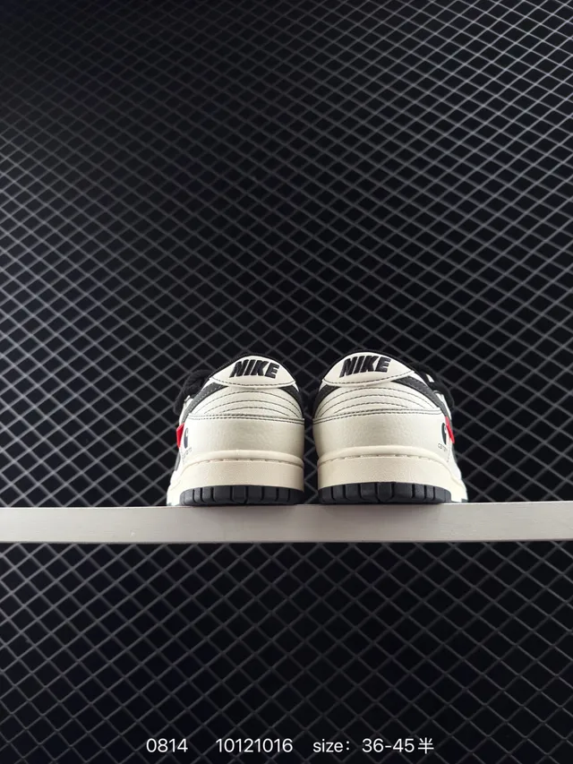 Nike x Carhartt WIP Dunk Low Off-White Black Red Chaussures de Skateboard 2