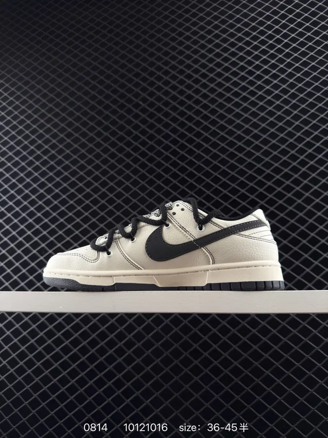 Nike x Carhartt WIP Dunk Low Off-White Black Red Chaussures de Skateboard 4