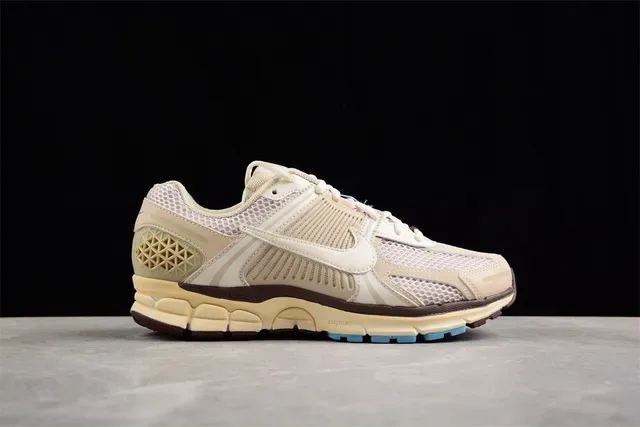 Nike Zoom 2K Beige Cream Lifestyle Sneakers 14