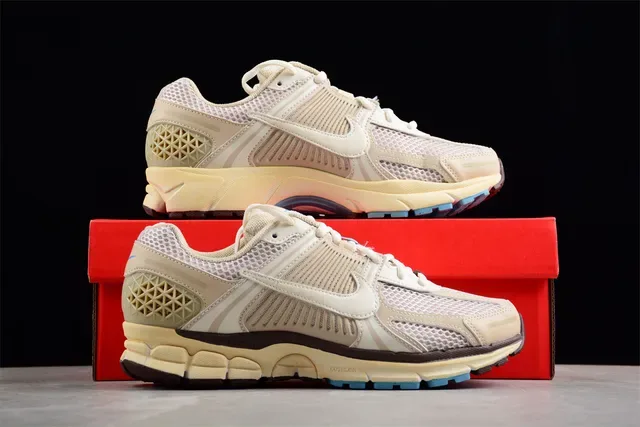 Nike Zoom 2K Beige Cream Lifestyle Sneakers 15
